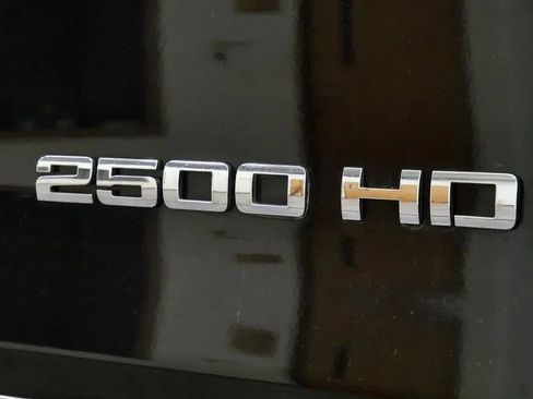 Used 2019 GMC Sierra 2500 SLT w/ Driver Alert Package AWD/4WD image 10