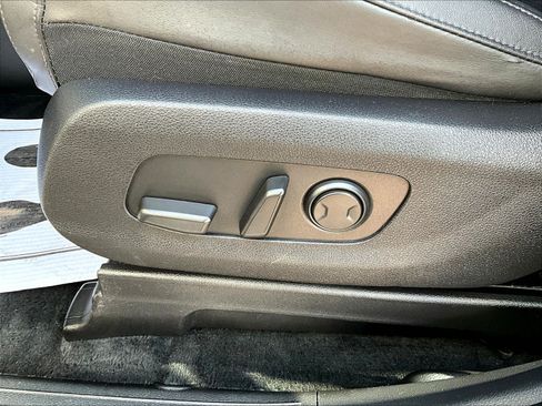 Used 2022 Kia Carnival LX FWD image 36