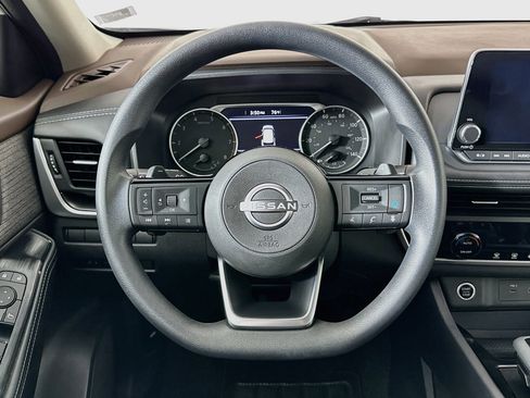 Used 2023 Nissan Rogue SV FWD image 18