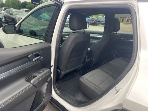 Used 2025 GMC Terrain Elevation AWD/4WD image 9