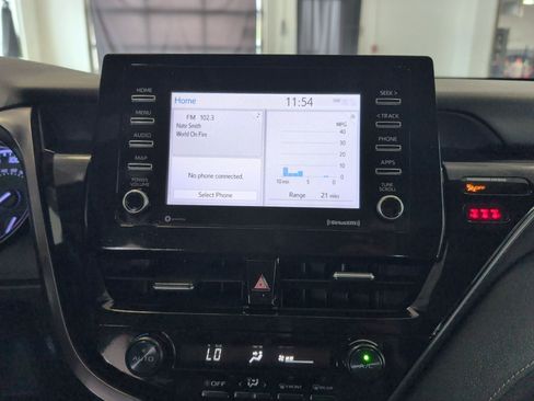 Used 2021 Toyota Camry SE FWD image 17