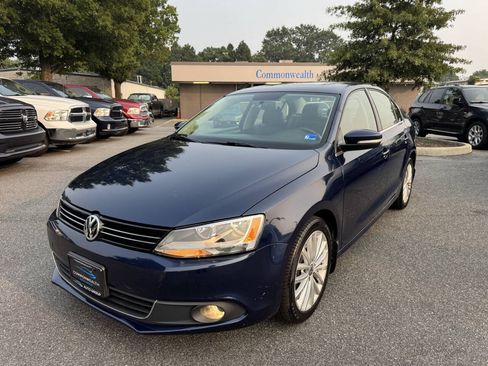 Used 2011 Volkswagen Jetta SEL FWD image 1