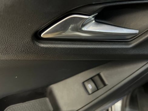 Used 2026 Chevrolet Equinox LT FWD image 21