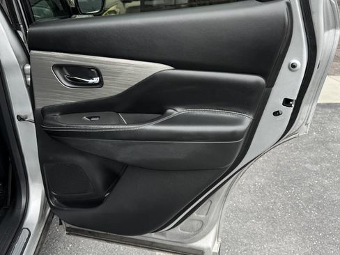 Used 2017 Nissan Murano SV w/ Premium Package image 47