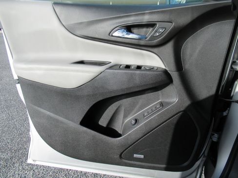 Used 2021 Chevrolet Equinox Premier FWD image 19