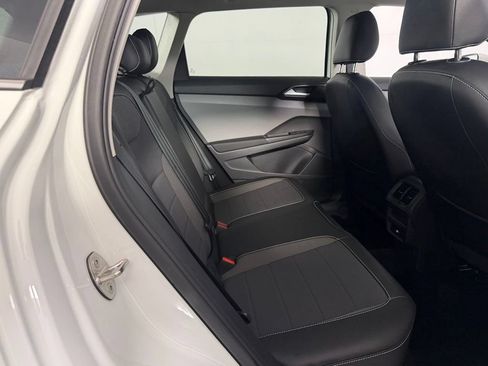Used 2023 Volkswagen Taos SE w/ Panoramic Sunroof Package FWD image 24
