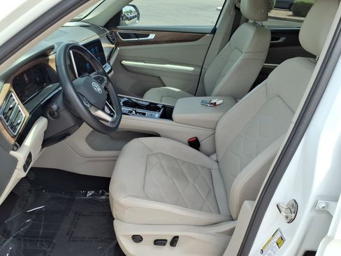 Certified 2024 Volkswagen Atlas SE w/ Panoramic Sunroof Package image 21