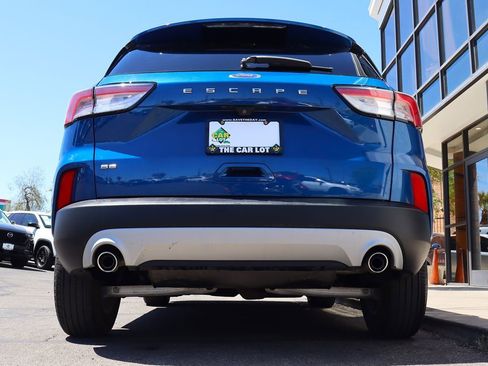 Used 2022 Ford Escape SE image 12