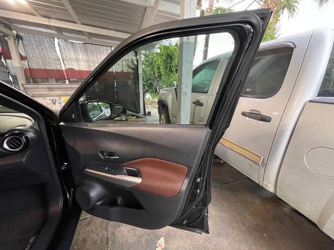 Used 2019 Nissan Kicks SR w/ Exterior Package FWD image 16