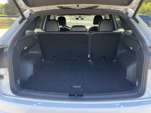 Used 2020 Volkswagen Atlas Cross Sport SE FWD image 23