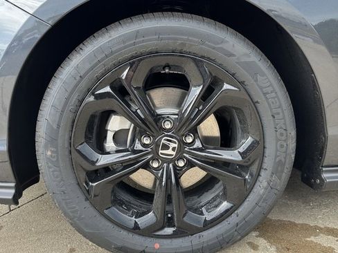 New 2025 Honda Accord SE image 9