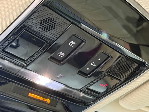 Used 2024 Land Rover Range Rover Long Wheelbase SE image 38