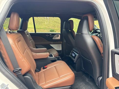 Certified 2023 Lincoln Aviator Reserve w/ Equipment Group 201A AWD/4WD image 26