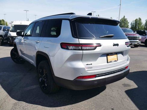 Certified 2025 Jeep Grand Cherokee L Altitude AWD/4WD image 17
