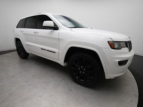 Used 2019 Jeep Grand Cherokee Altitude AWD/4WD image 37
