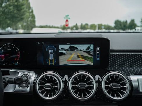 Certified 2025 Mercedes-Benz GLB 250 image 22
