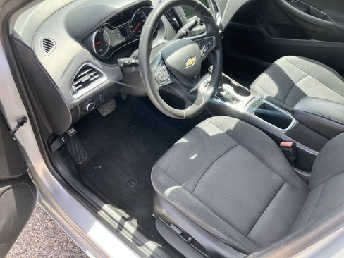 Used 2019 Chevrolet Cruze LT w/ LT Fleet Convenience Package FWD image 12