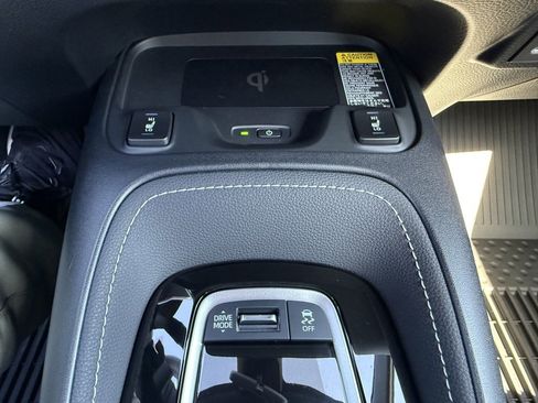 Certified 2025 Toyota Corolla XSE image 24