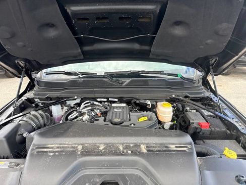 New 2026 RAM 2500 Laramie w/ Night Edition AWD/4WD image 30