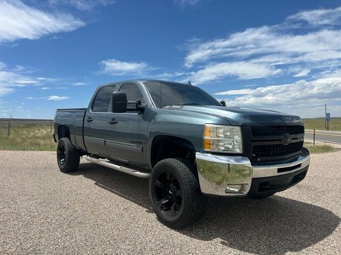Used 2009 Chevrolet Silverado 2500 LT w/ Exterior Plus Package RWD image 7