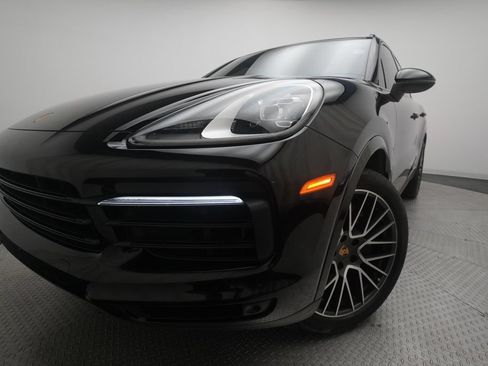 Certified 2022 Porsche Cayenne AWD/4WD image 31