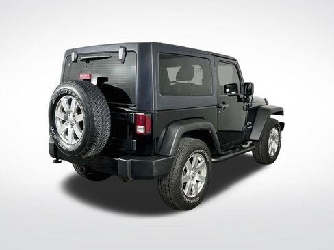 Used 2018 Jeep Wrangler Sport w/ Connectivity Group AWD/4WD image 8