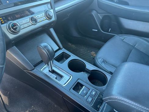 Used 2017 Subaru Outback 3.6R Limited image 23