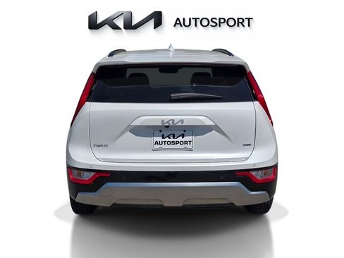 Certified 2023 Kia Niro SX FWD image 9