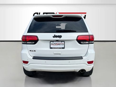Used 2020 Jeep Grand Cherokee Altitude AWD/4WD image 6