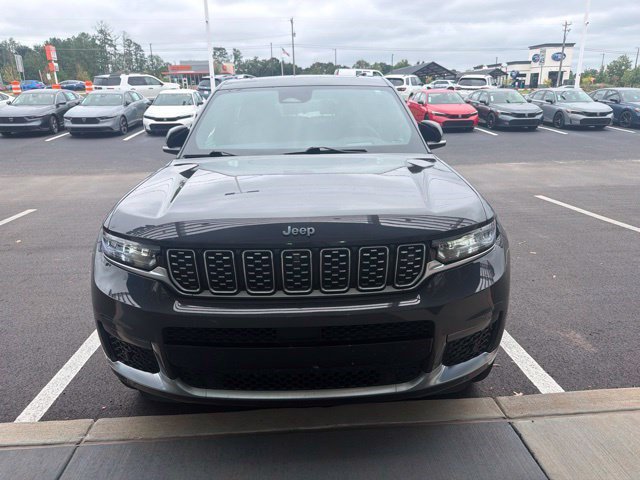 Used 2023 Jeep Grand Cherokee L Summit AWD/4WD image 2