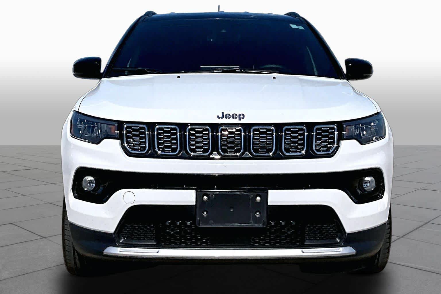 Used 2025 Jeep Compass Limited AWD/4WD image 3