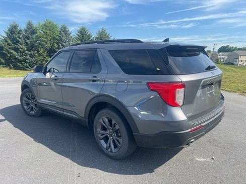 Used 2023 Ford Explorer XLT w/ Equipment Group 202A AWD/4WD image 9