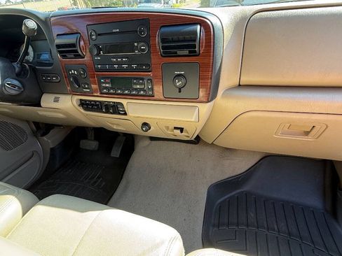Used 2006 Ford F350 Lariat AWD/4WD image 9