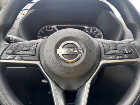 Used 2025 Nissan Sentra SV FWD image 25