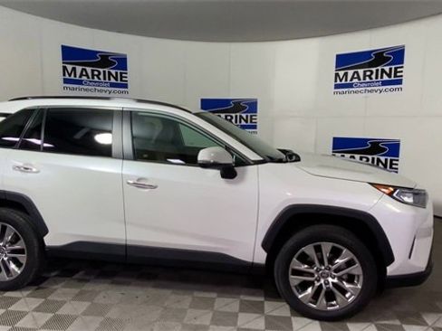 Used 2021 Toyota RAV4 Limited image 3