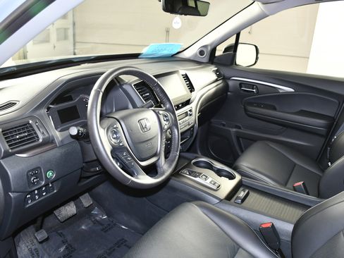 Used 2023 Honda Ridgeline RTL-E image 2
