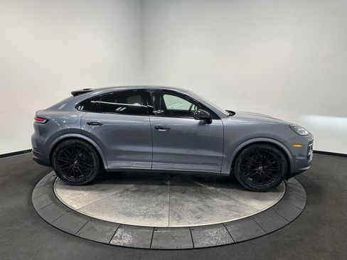 New 2026 Porsche Cayenne Coupe AWD/4WD image 8