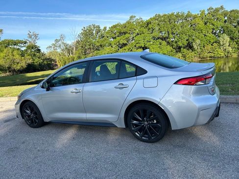 Used 2023 Toyota Corolla SE image 3