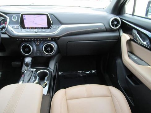 Used 2022 Chevrolet Blazer Premier w/ Enhanced Convenience Package image 16