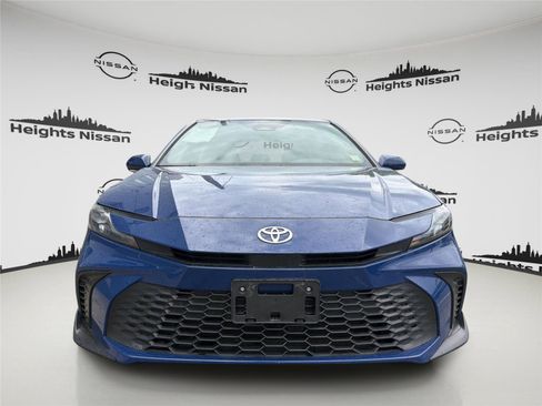 Used 2025 Toyota Camry SE FWD image 6