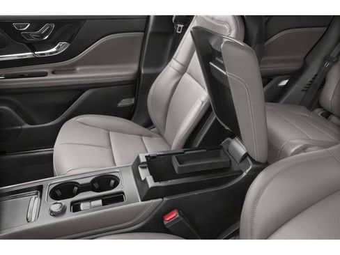 Used 2023 Lincoln Corsair Reserve w/ Equipment Group 202A AWD/4WD image 10