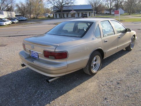 Used 1996 Chevrolet Caprice Classic RWD image 5
