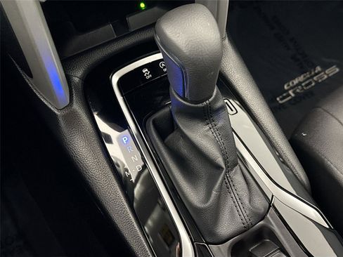 Certified 2024 Toyota Corolla Cross XLE image 41