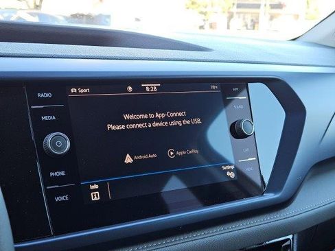 New 2024 Volkswagen Taos SE image 20