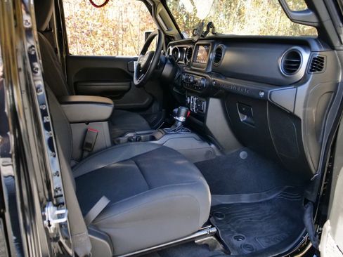 Used 2022 Jeep Wrangler Unlimited Sport image 39