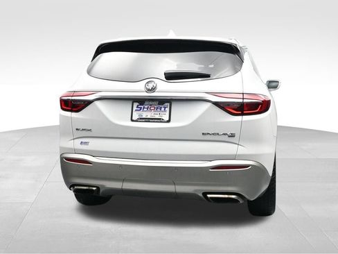Used 2018 Buick Enclave Essence AWD/4WD image 4
