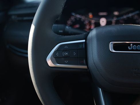 New 2026 Jeep Compass Latitude image 17