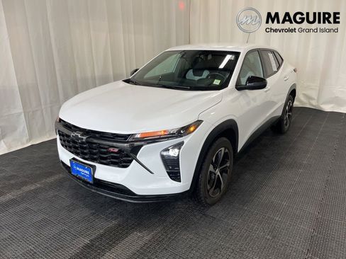 Used 2024 Chevrolet Trax RS w/ Driver Confidence Package image 1