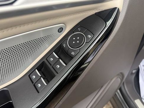 Used 2022 Ford Explorer Platinum w/ Equipment Group 601A image 34