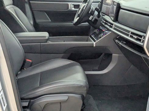 Used 2025 Hyundai Santa Fe SEL FWD image 32